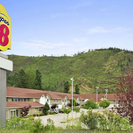 Super 8 By Wyndham West Kelowna Bc Exterior foto