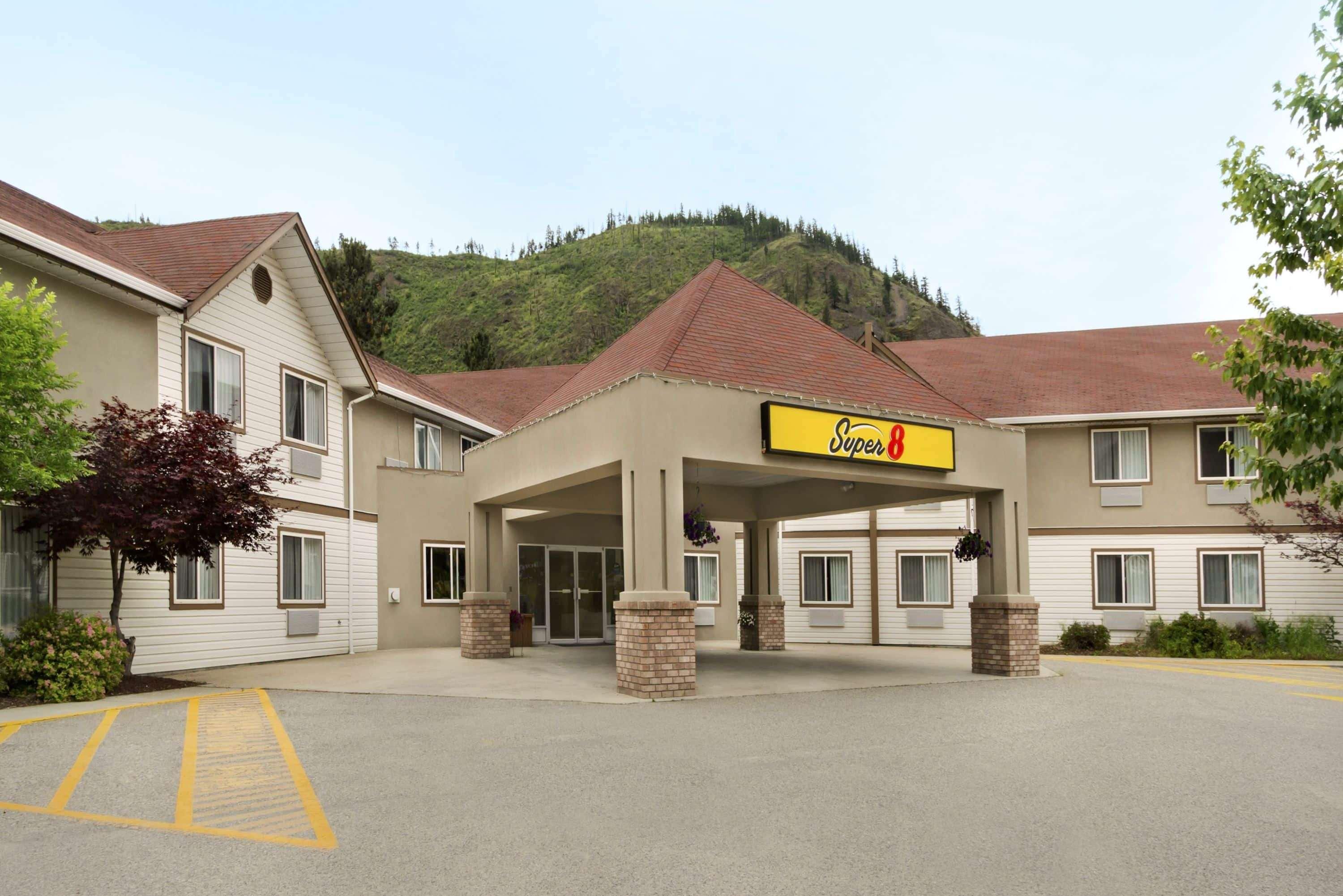 Super 8 By Wyndham West Kelowna Bc Exterior foto